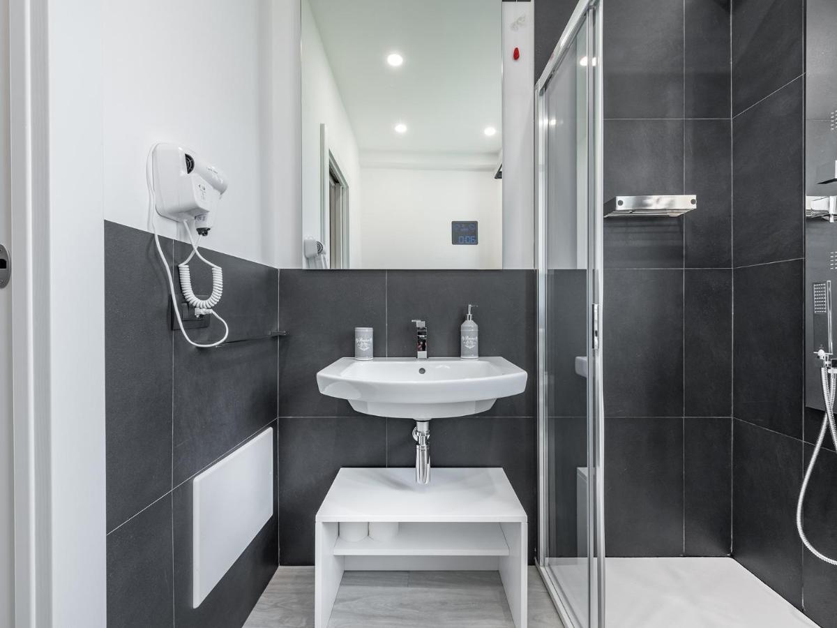 Diaz Apartment Cagliari Buitenkant foto